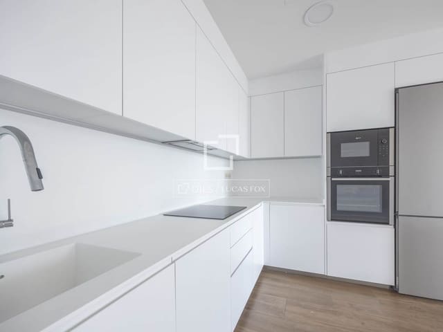 3 bedroom Apartment for rent in Valencia city with pool garage - € 2,700 (Ref: 9956082)