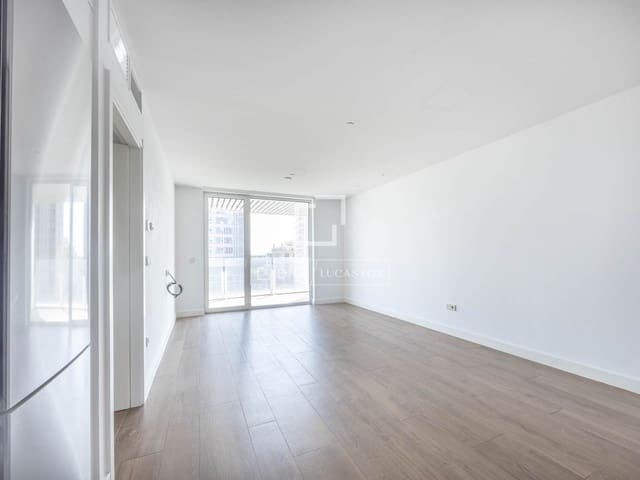 3 bedroom Apartment for rent in Valencia city with pool garage - € 2,700 (Ref: 9956082)