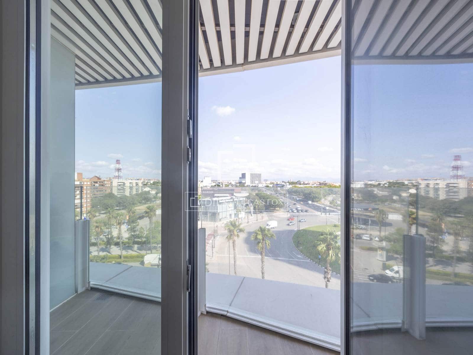 3 bedroom Apartment for rent in Valencia city with pool garage - € 2,700 (Ref: 9956082)