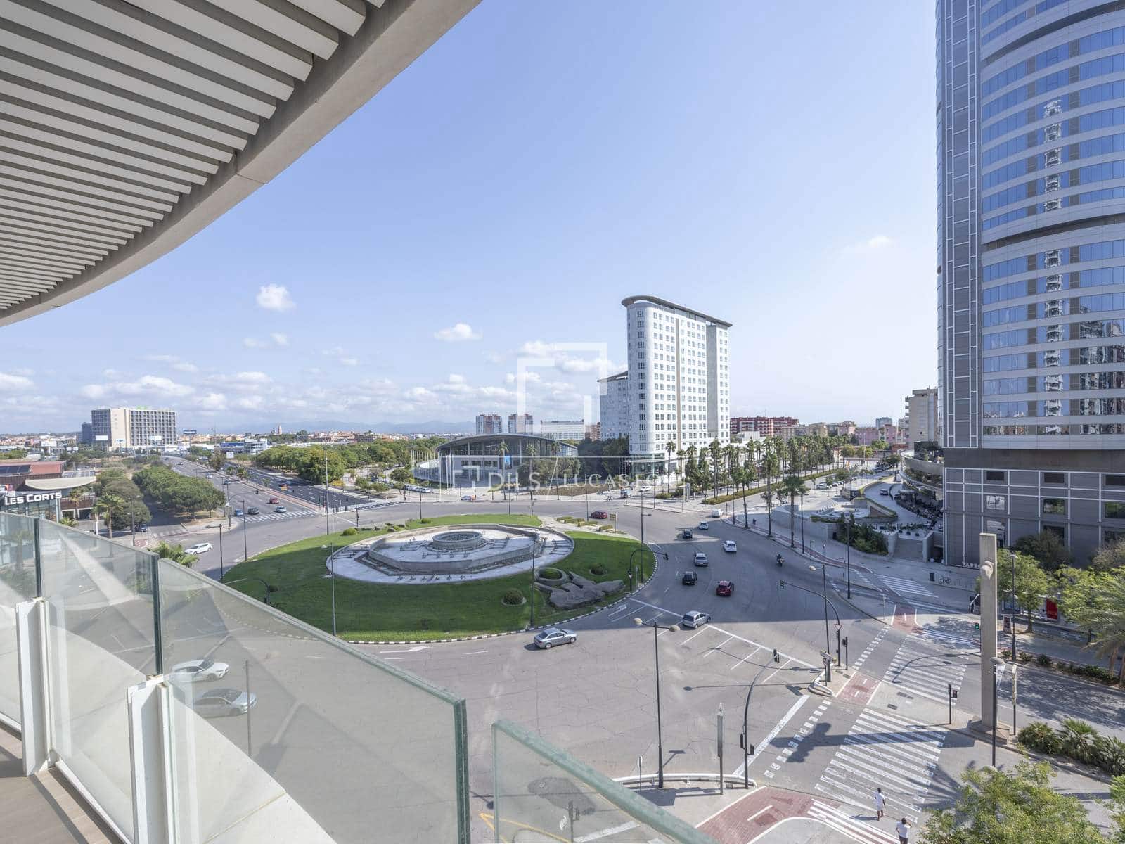 3 bedroom Apartment for rent in Valencia city with pool garage - € 2,700 (Ref: 9956082)