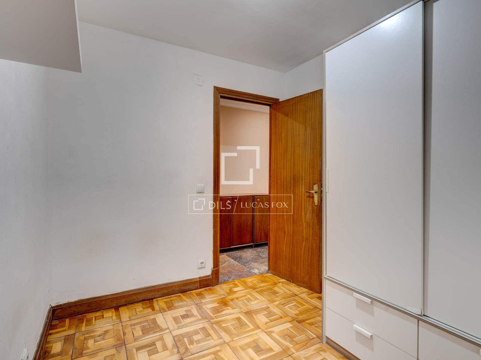 5 bedroom Apartment for sale in Donostia-San Sebastian - € 780,000 (Ref: 9956100)