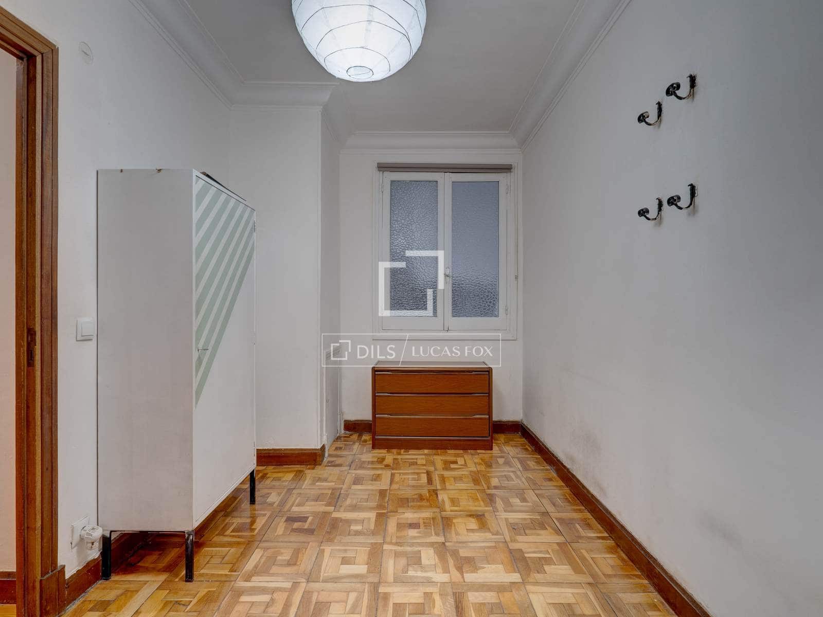 5 bedroom Apartment for sale in Donostia-San Sebastian - € 780,000 (Ref: 9956100)