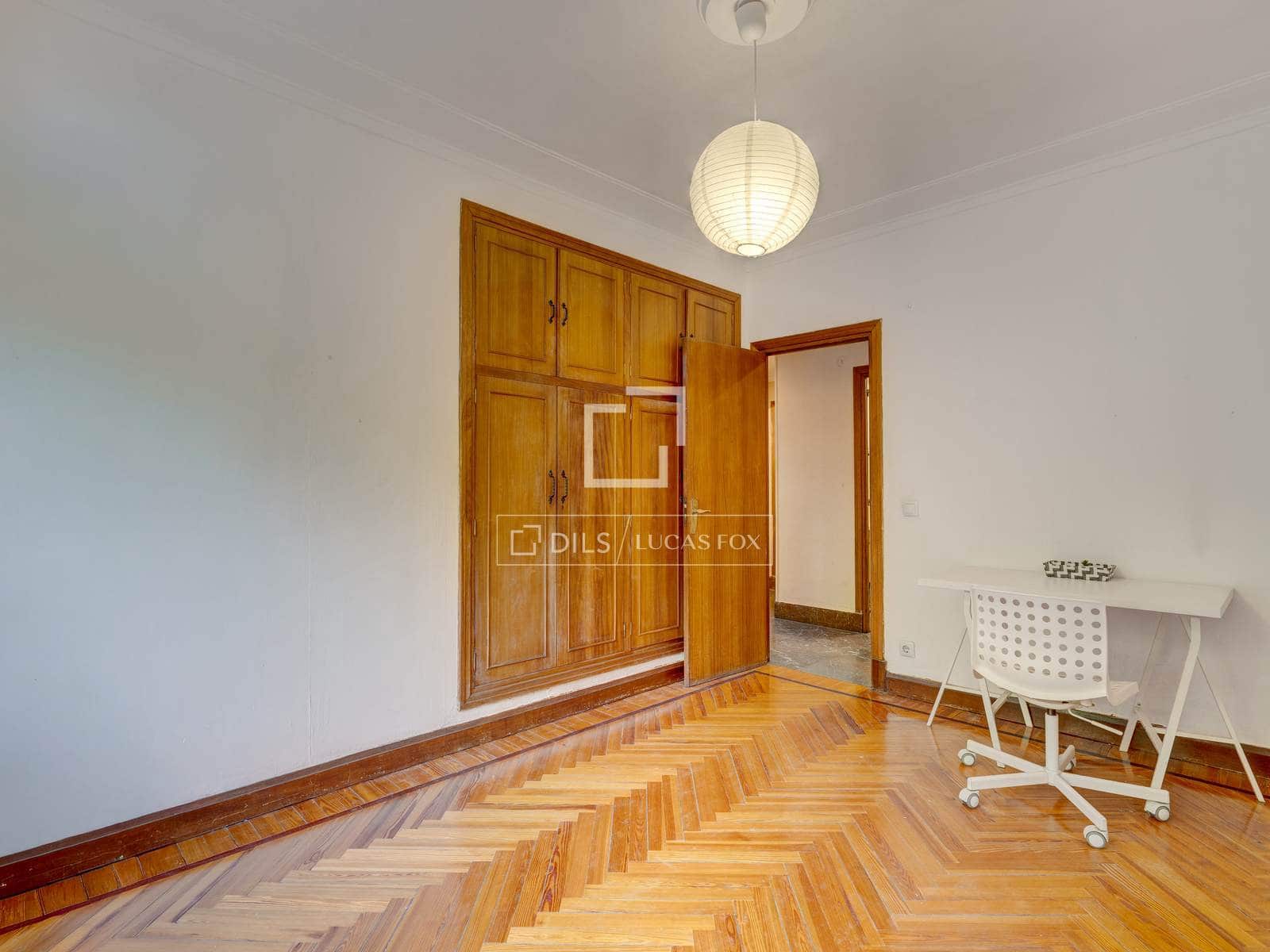 5 bedroom Apartment for sale in Donostia-San Sebastian - € 780,000 (Ref: 9956100)