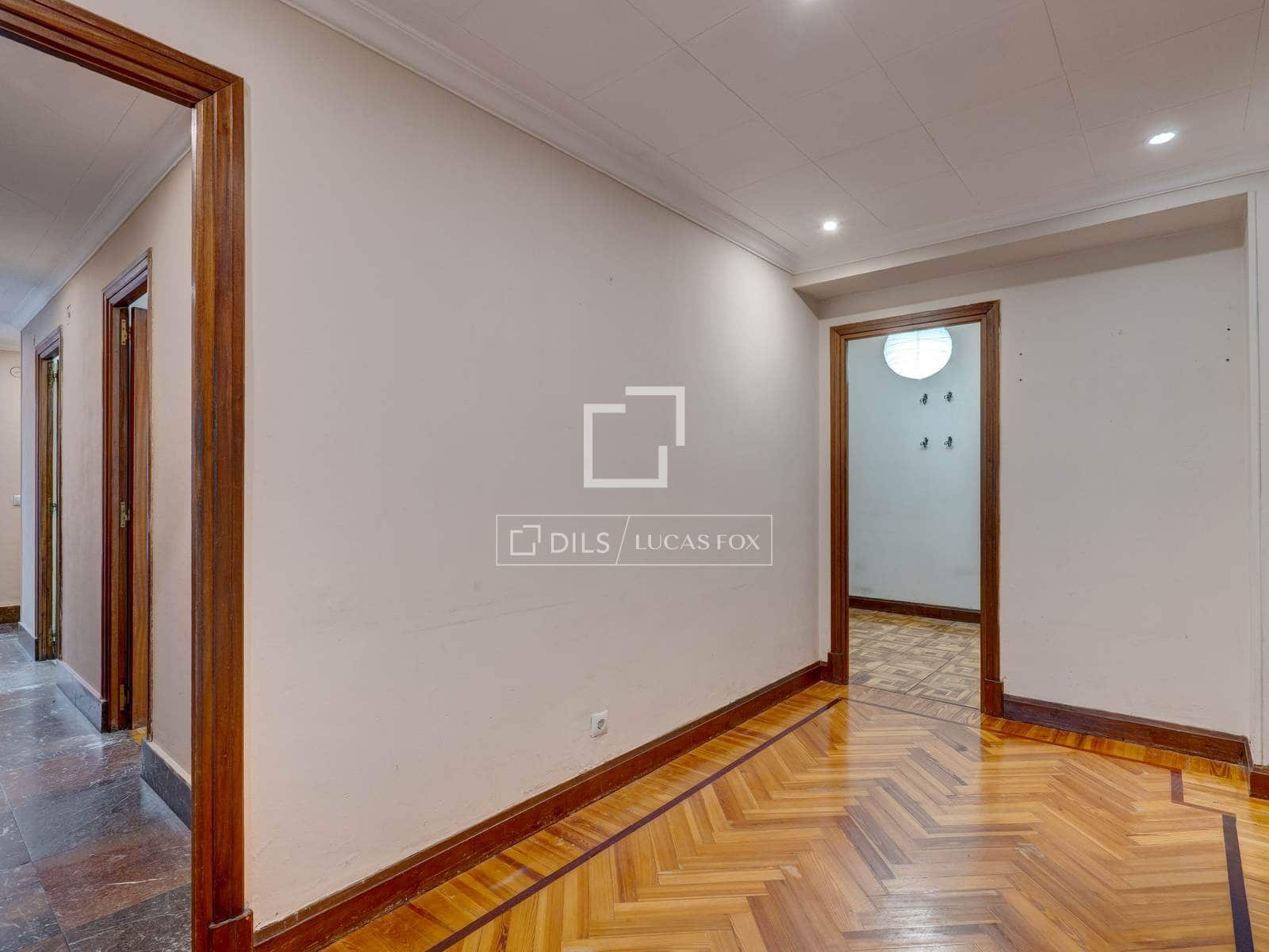 5 bedroom Apartment for sale in Donostia-San Sebastian - € 780,000 (Ref: 9956100)