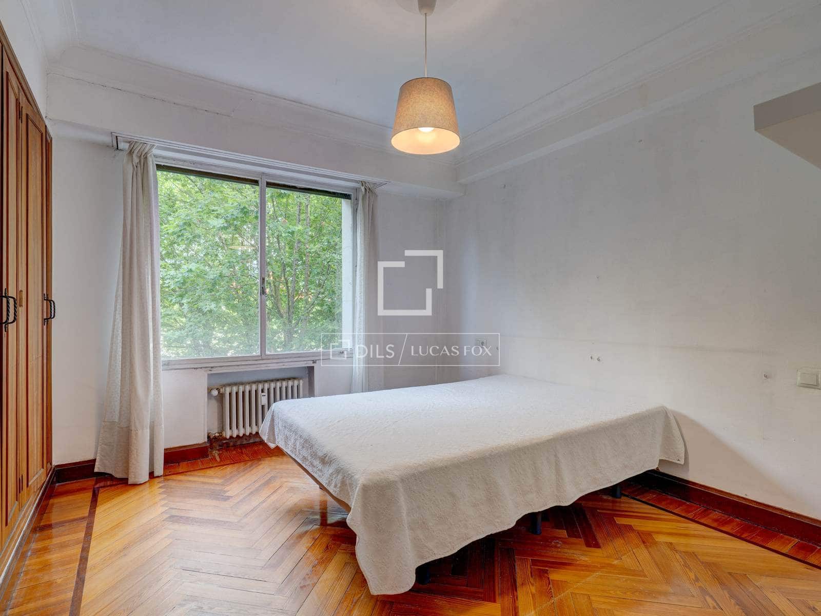 5 bedroom Apartment for sale in Donostia-San Sebastian - € 780,000 (Ref: 9956100)