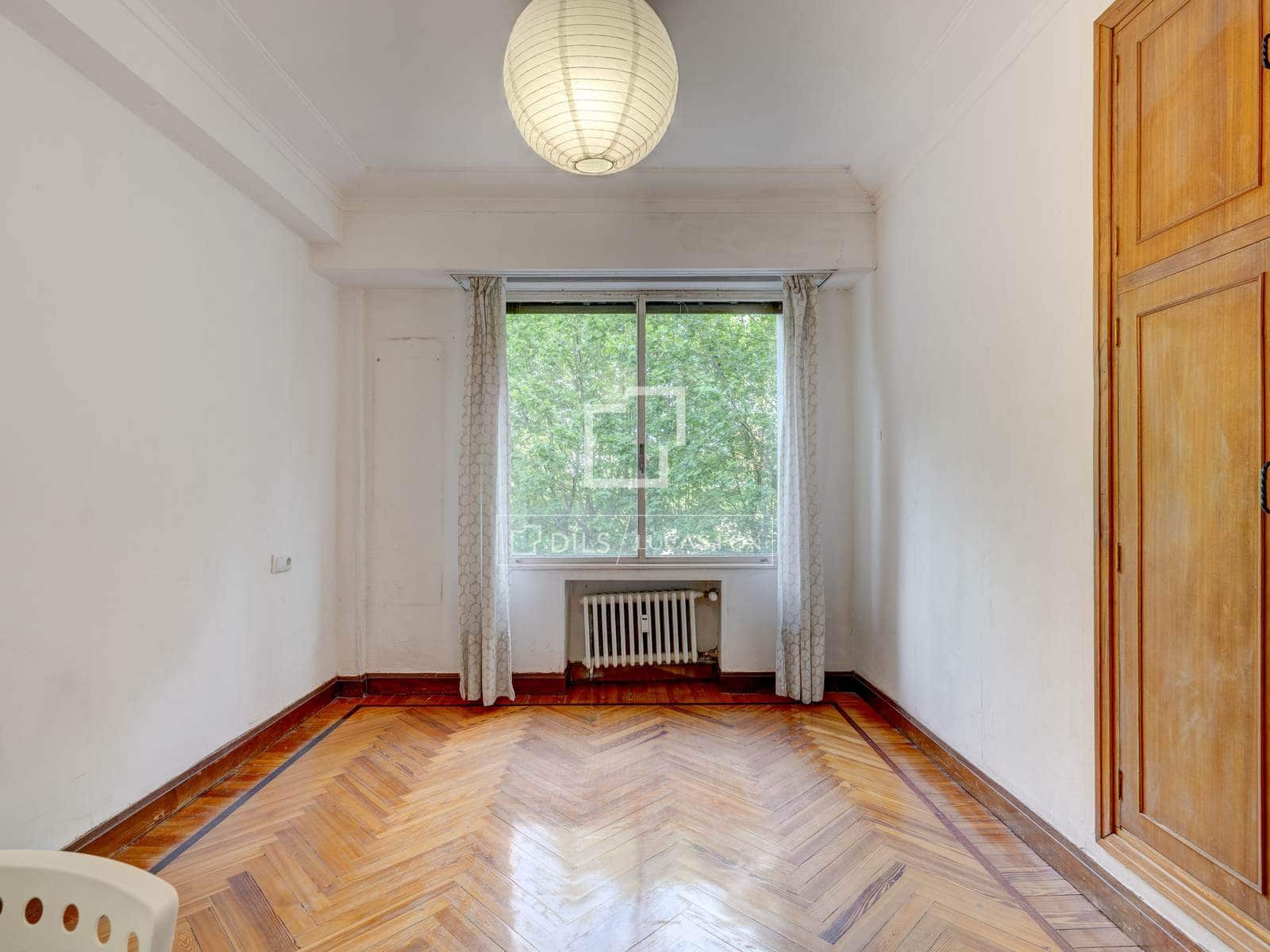 5 bedroom Apartment for sale in Donostia-San Sebastian - € 780,000 (Ref: 9956100)