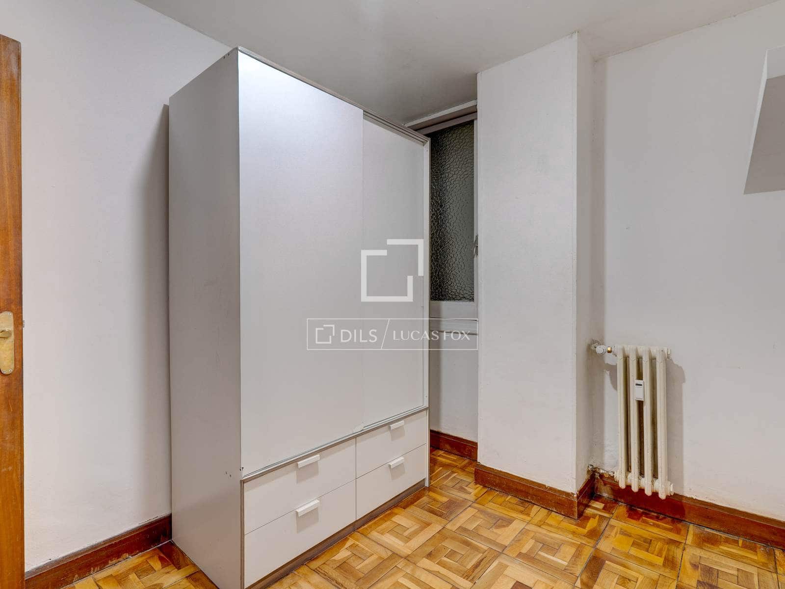 5 bedroom Apartment for sale in Donostia-San Sebastian - € 780,000 (Ref: 9956100)