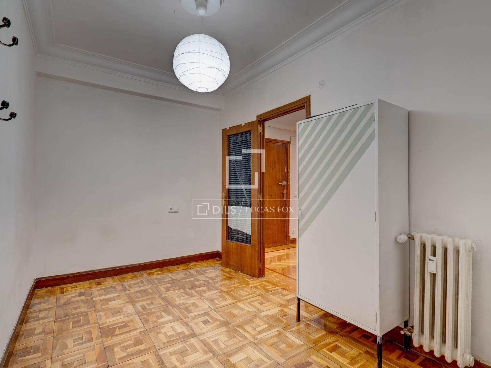 5 bedroom Apartment for sale in Donostia-San Sebastian - € 780,000 (Ref: 9956100)