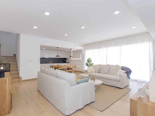 Chalet de 4 habitaciones en Es Mercadal en venta con piscina garaje - 697.500 € (Ref: 9956321)