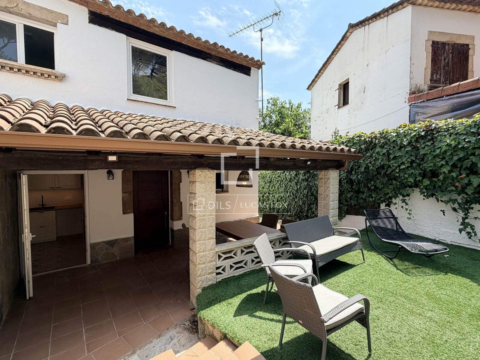 2 soveværelse Villa til salg i Santa Cristina d'Aro med swimmingpool - € 375.000 (Ref: 9956585)