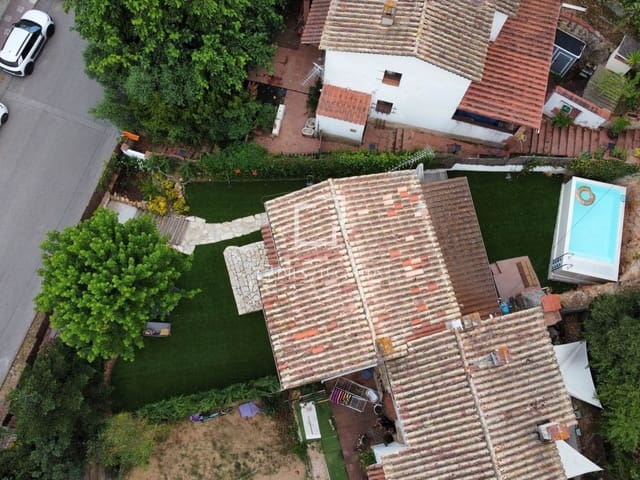 2 soveværelse Villa til salg i Santa Cristina d'Aro med swimmingpool - € 375.000 (Ref: 9956585)
