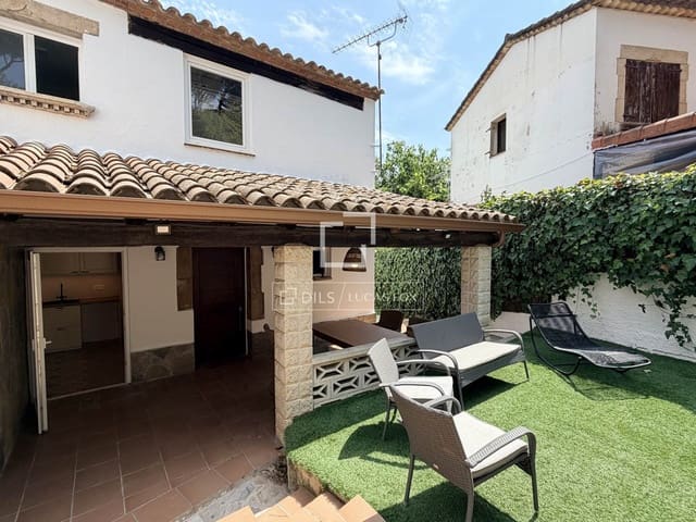 2 soveværelse Villa til salg i Santa Cristina d'Aro med swimmingpool - € 375.000 (Ref: 9956585)
