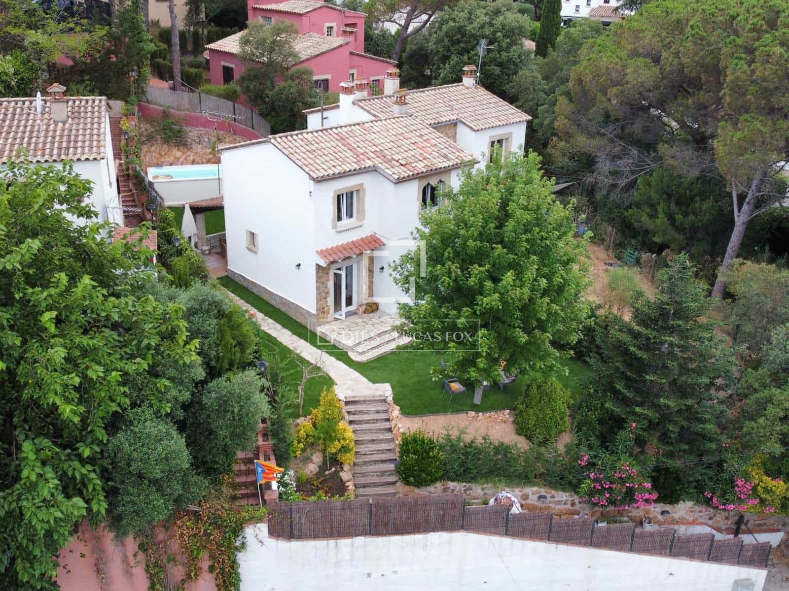 2 soveværelse Villa til salg i Santa Cristina d'Aro med swimmingpool - € 375.000 (Ref: 9956585)