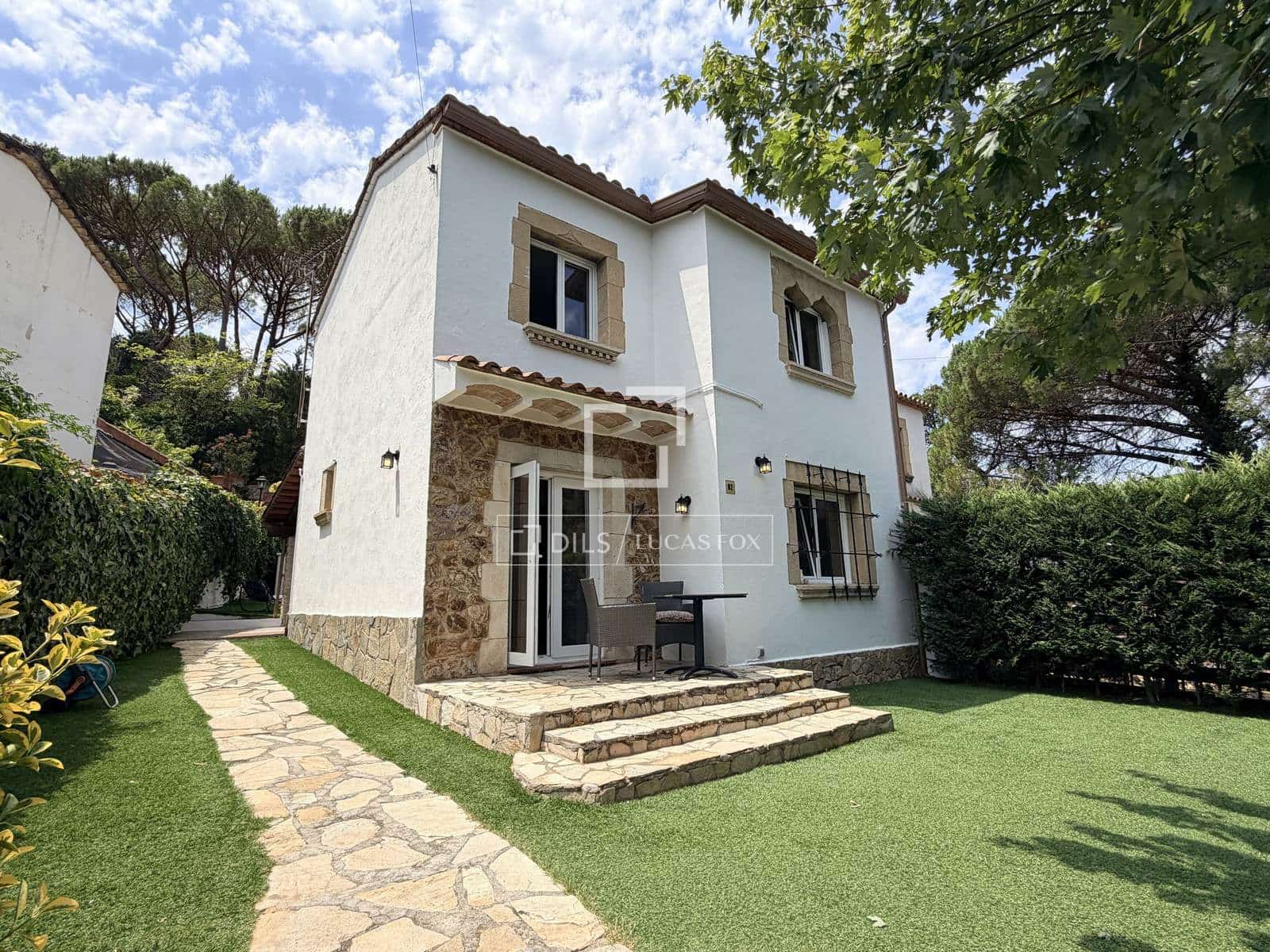 2 soveværelse Villa til salg i Santa Cristina d'Aro med swimmingpool - € 375.000 (Ref: 9956585)