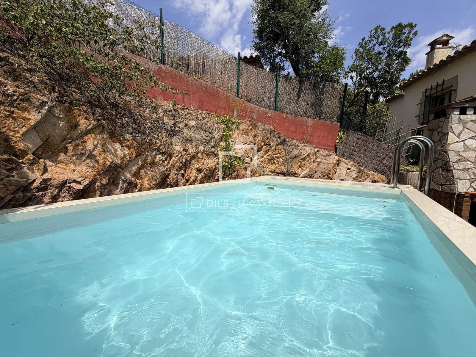 2 soveværelse Villa til salg i Santa Cristina d'Aro med swimmingpool - € 375.000 (Ref: 9956585)