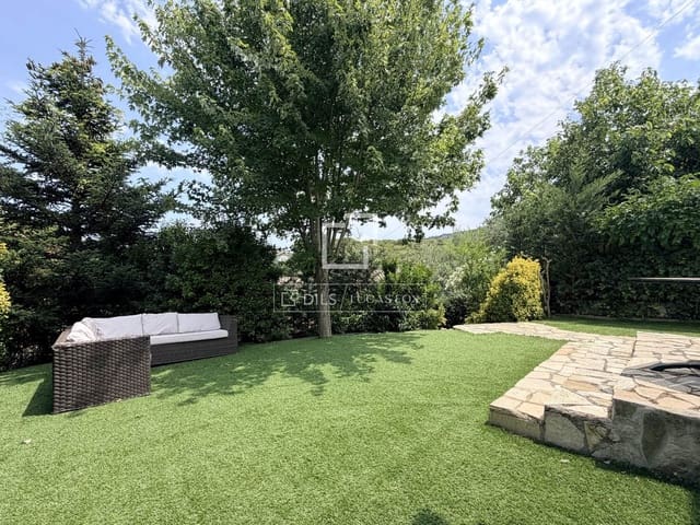 2 soveværelse Villa til salg i Santa Cristina d'Aro med swimmingpool - € 375.000 (Ref: 9956585)