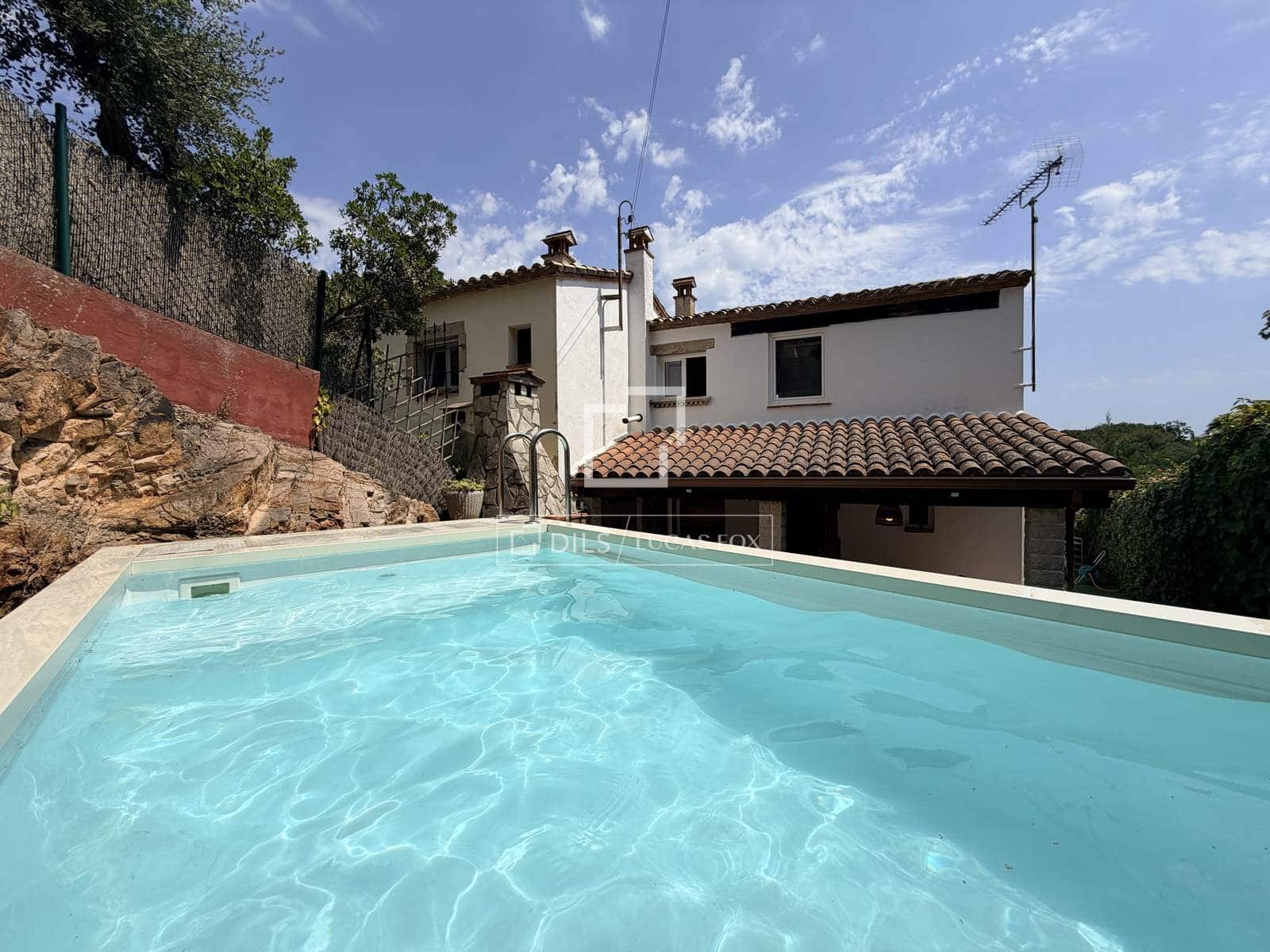 2 soveværelse Villa til salg i Santa Cristina d'Aro med swimmingpool - € 375.000 (Ref: 9956585)