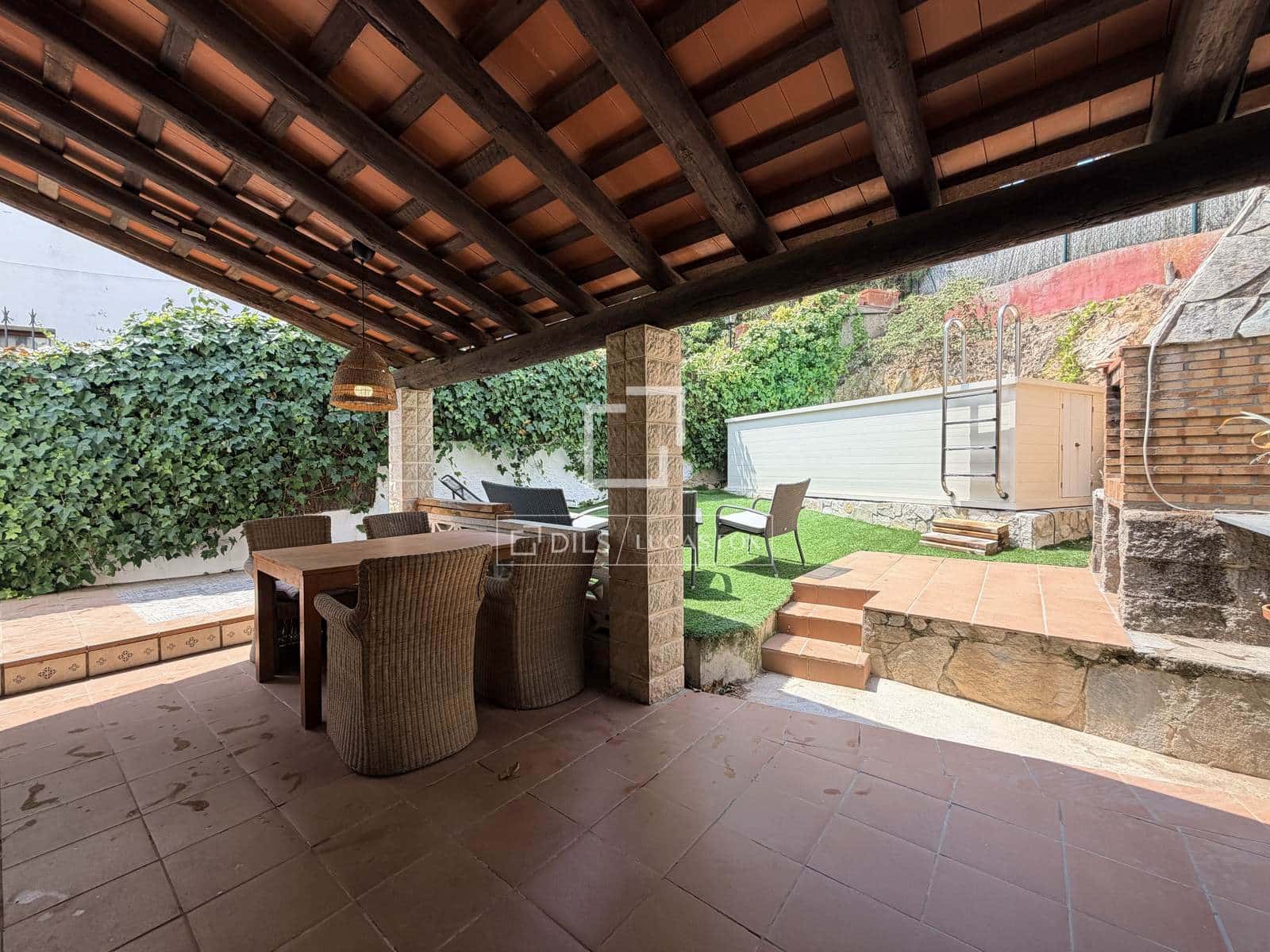 2 soveværelse Villa til salg i Santa Cristina d'Aro med swimmingpool - € 375.000 (Ref: 9956585)