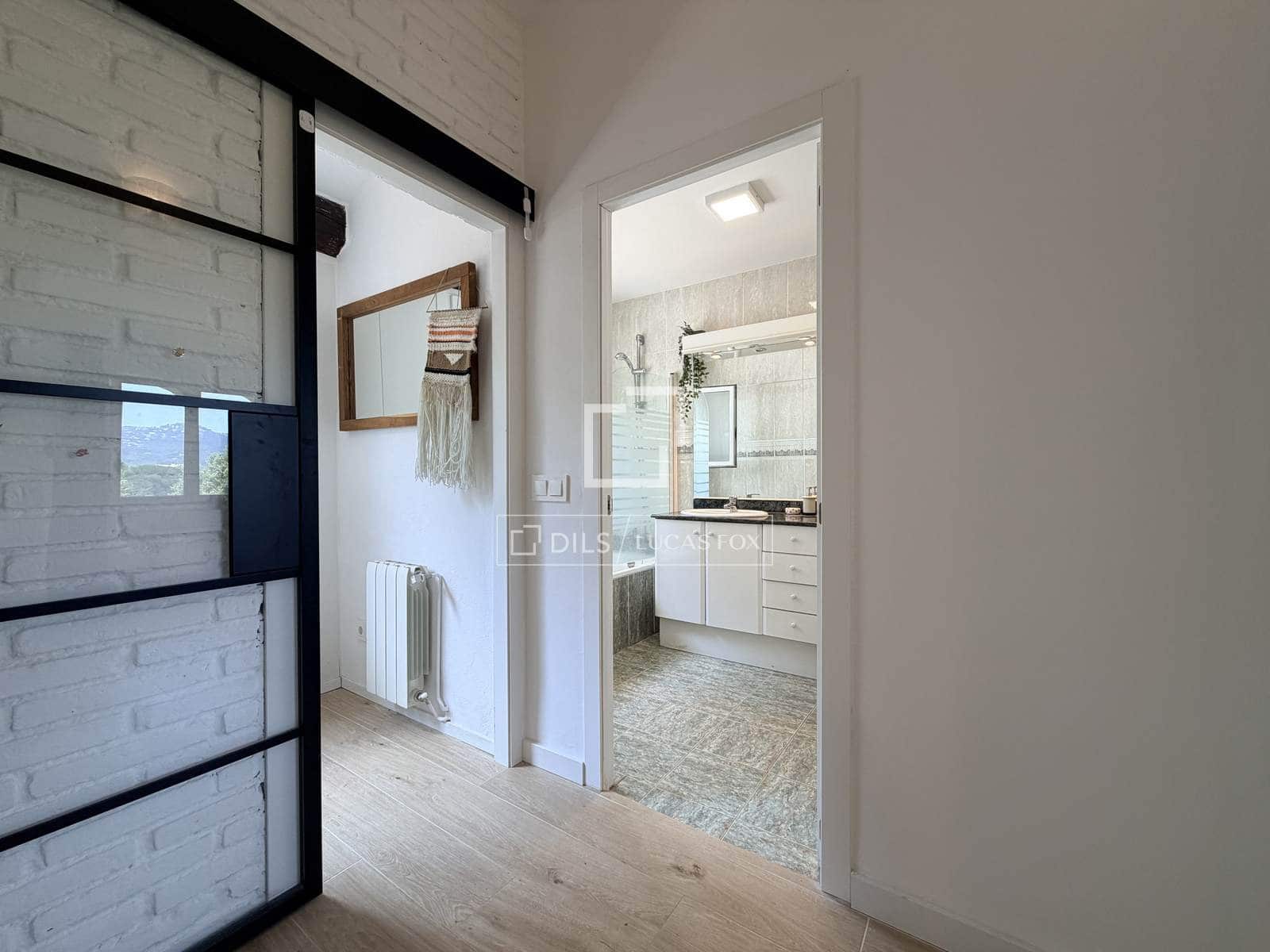 2 soveværelse Villa til salg i Santa Cristina d'Aro med swimmingpool - € 375.000 (Ref: 9956585)