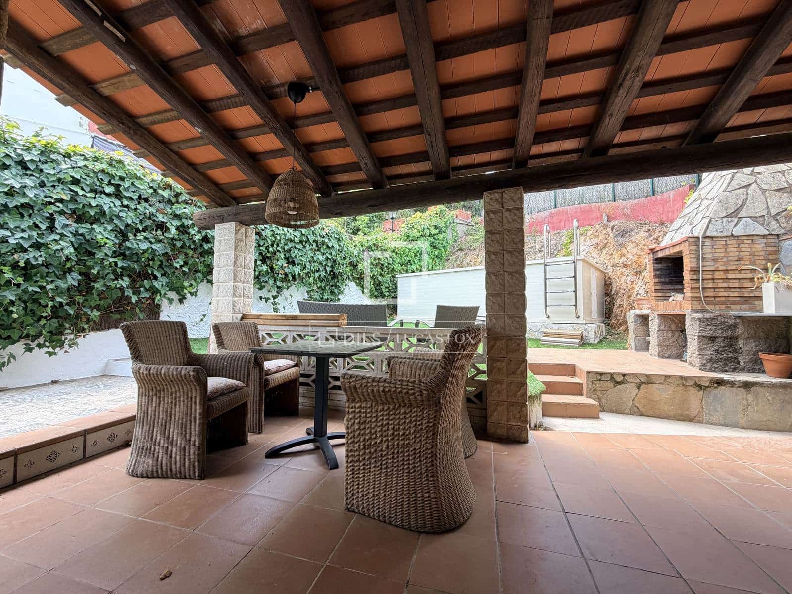 2 soveværelse Villa til salg i Santa Cristina d'Aro med swimmingpool - € 375.000 (Ref: 9956585)