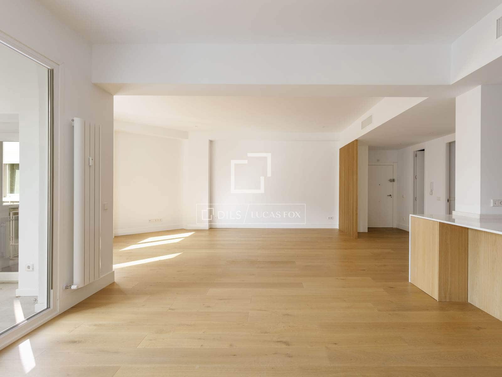 3 quarto Apartamento para arrendar em Madrid cidade com garagem - 4 800 € (Ref: 9958261)