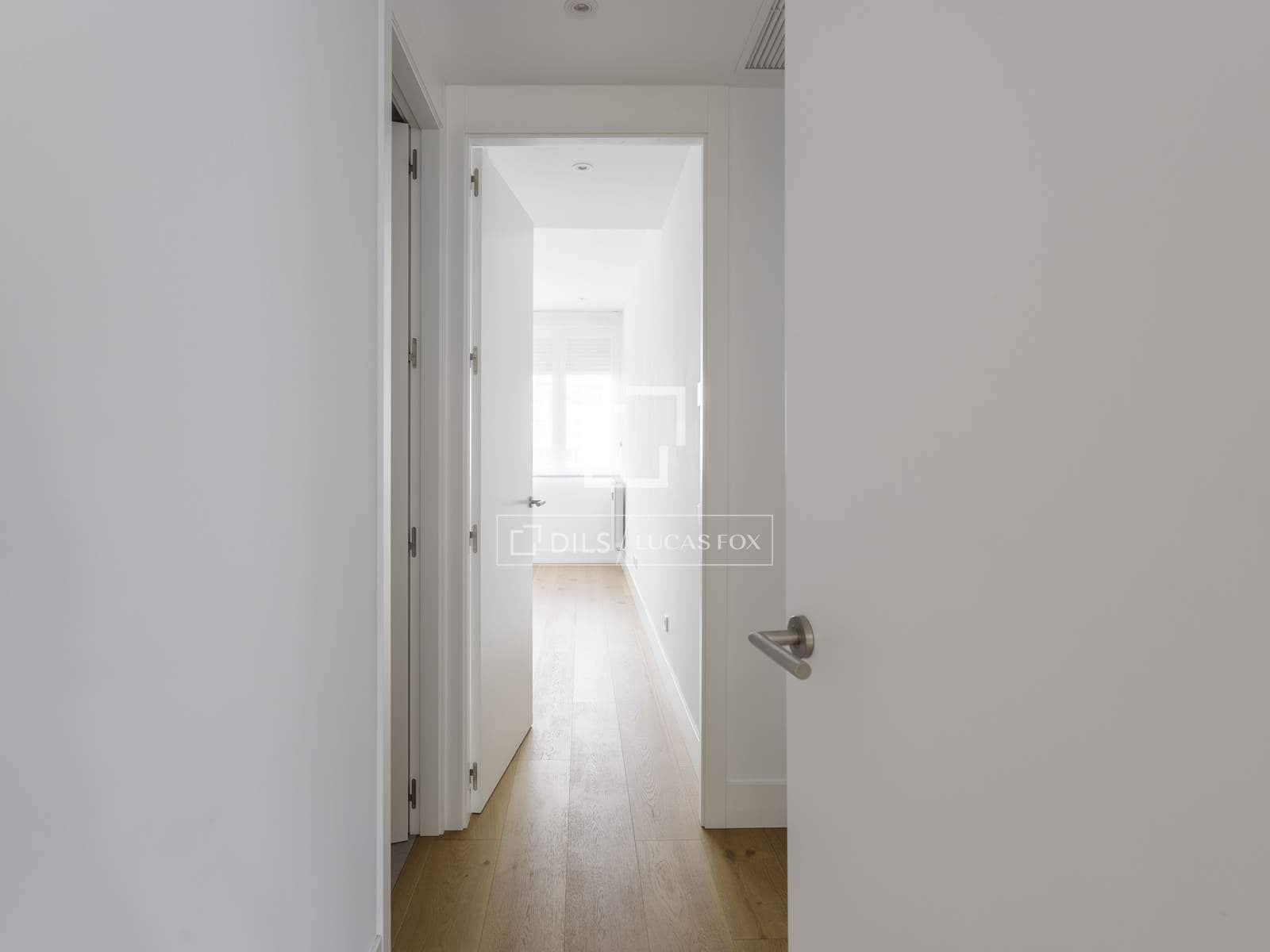 3 quarto Apartamento para arrendar em Madrid cidade com garagem - 4 800 € (Ref: 9958261)