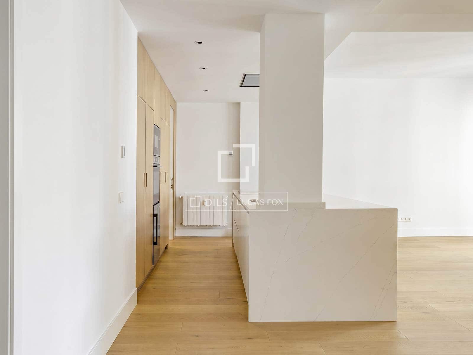 3 quarto Apartamento para arrendar em Madrid cidade com garagem - 4 800 € (Ref: 9958261)