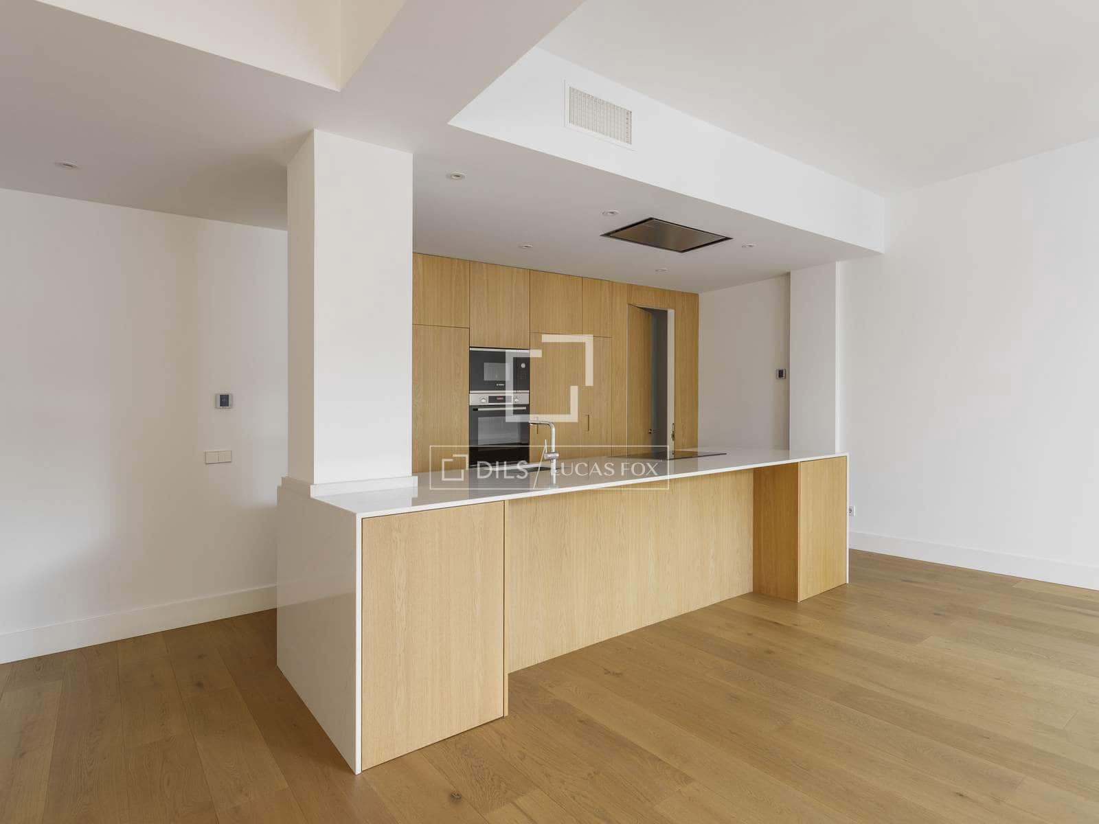 3 quarto Apartamento para arrendar em Madrid cidade com garagem - 4 800 € (Ref: 9958261)