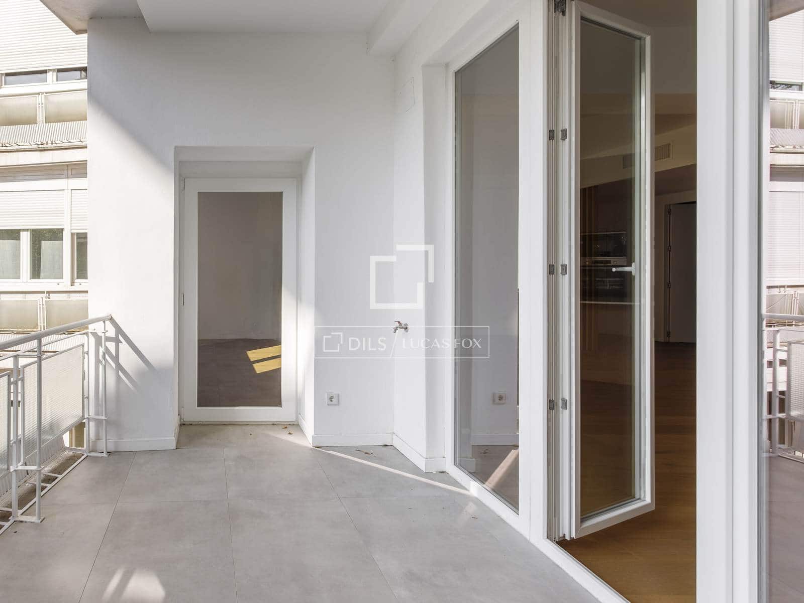 3 quarto Apartamento para arrendar em Madrid cidade com garagem - 4 800 € (Ref: 9958261)