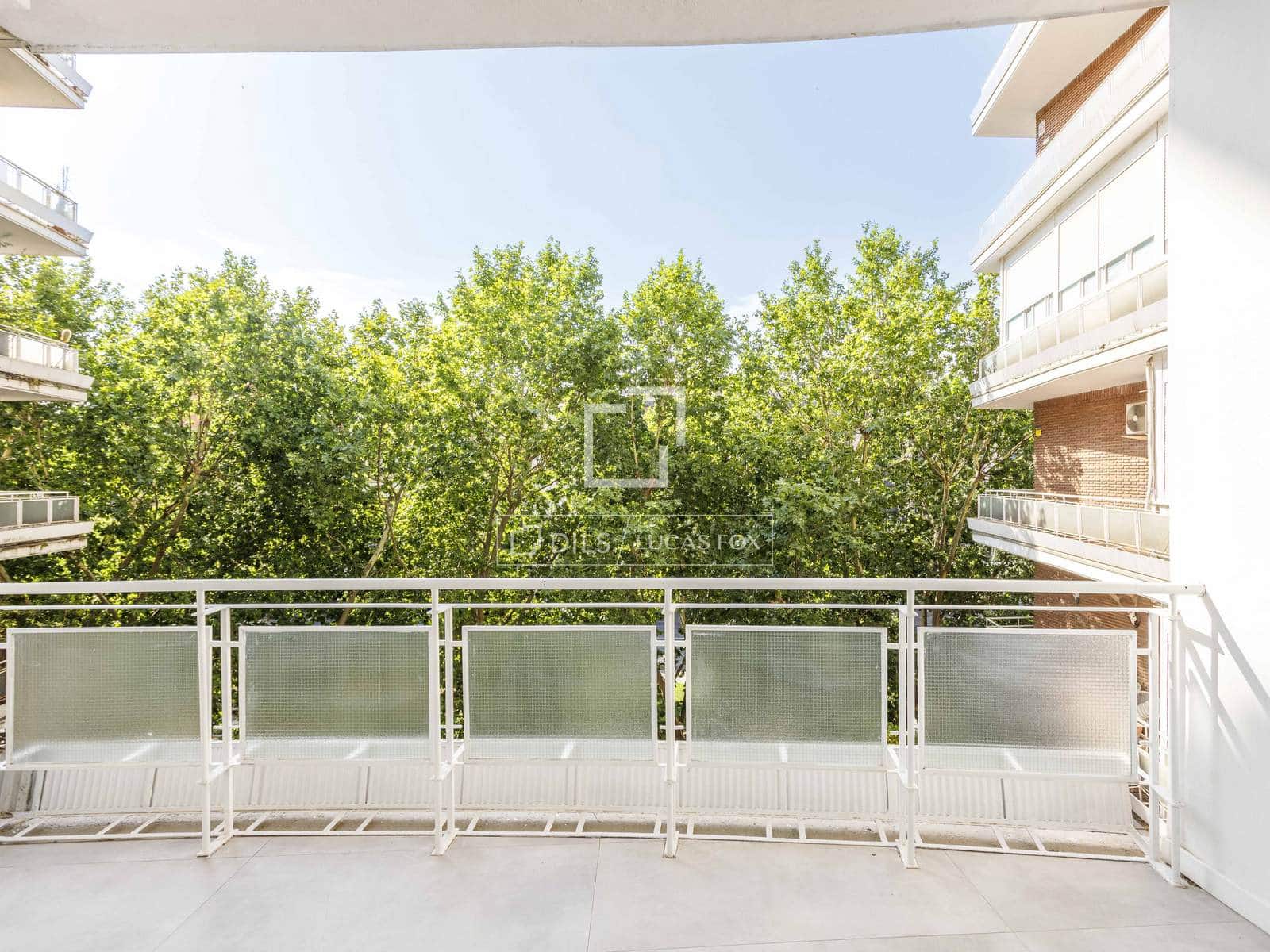 3 quarto Apartamento para arrendar em Madrid cidade com garagem - 4 800 € (Ref: 9958261)