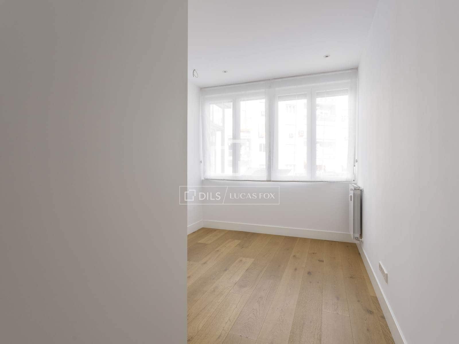 3 quarto Apartamento para arrendar em Madrid cidade com garagem - 4 800 € (Ref: 9958261)