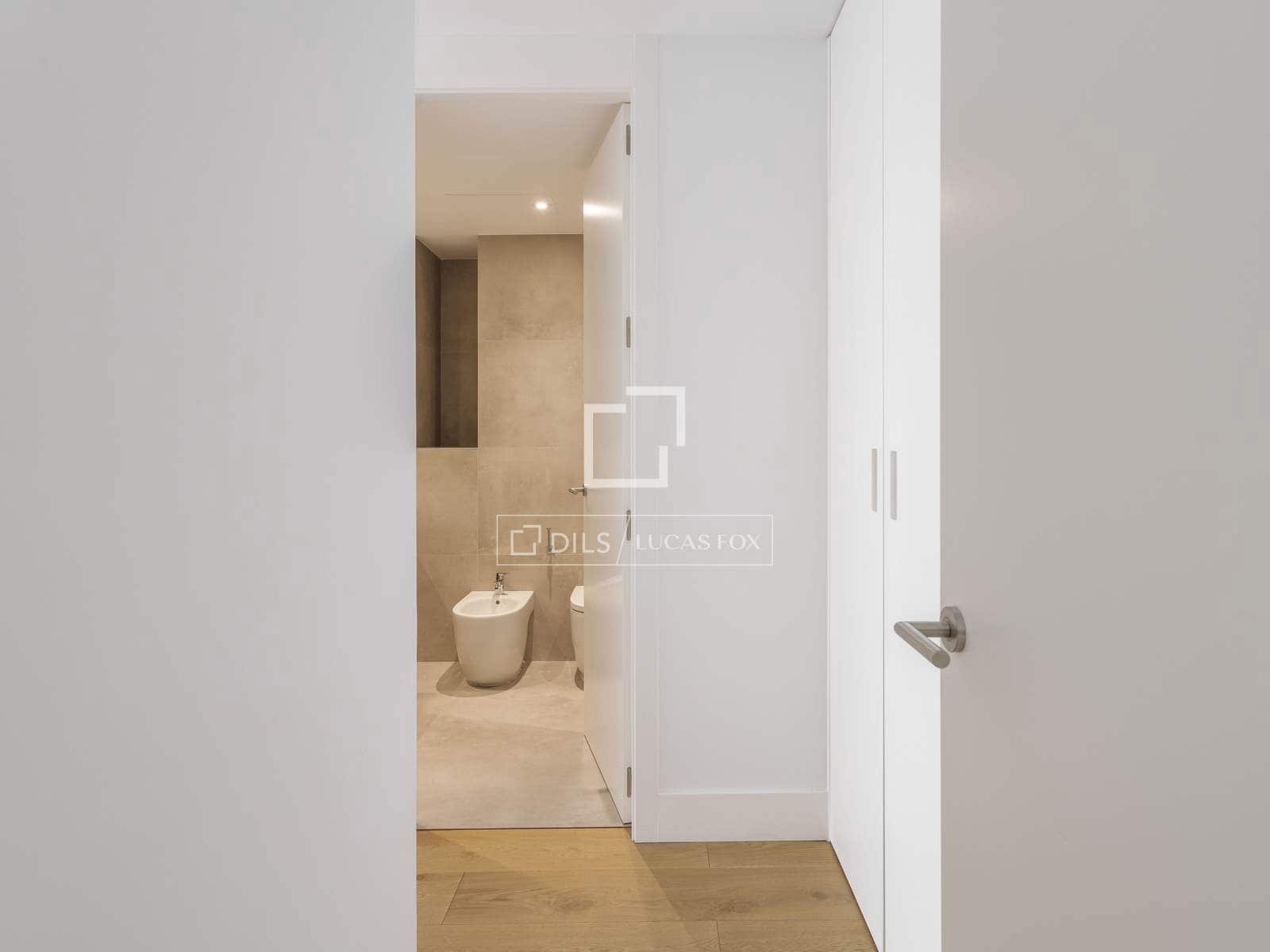3 quarto Apartamento para arrendar em Madrid cidade com garagem - 4 800 € (Ref: 9958261)