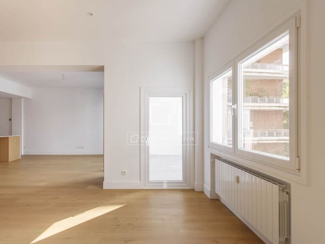 3 quarto Apartamento para arrendar em El Viso, Madrid cidade com garagem - 4 800 € (Ref: 9958261)