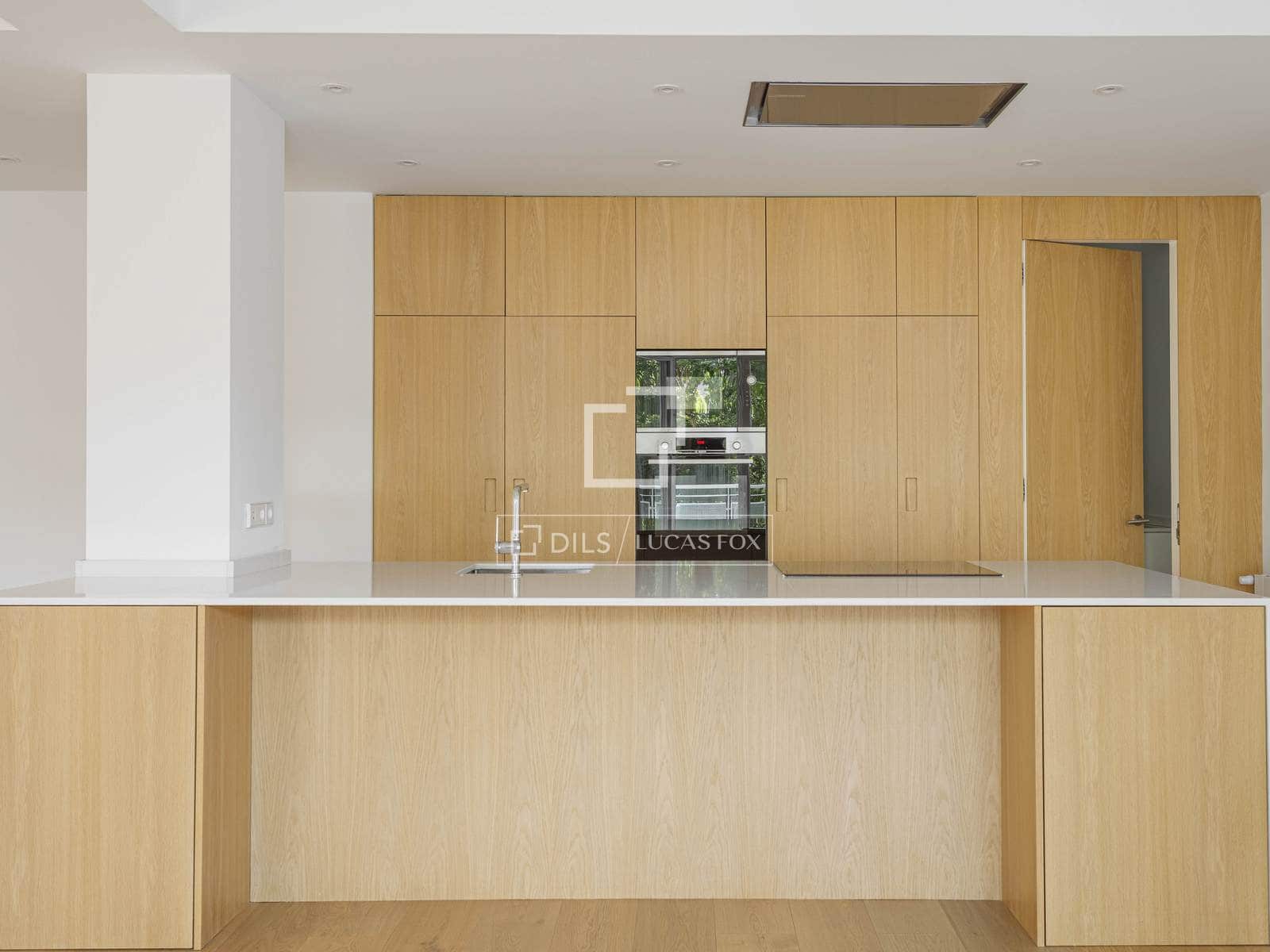 3 quarto Apartamento para arrendar em Madrid cidade com garagem - 4 800 € (Ref: 9958261)