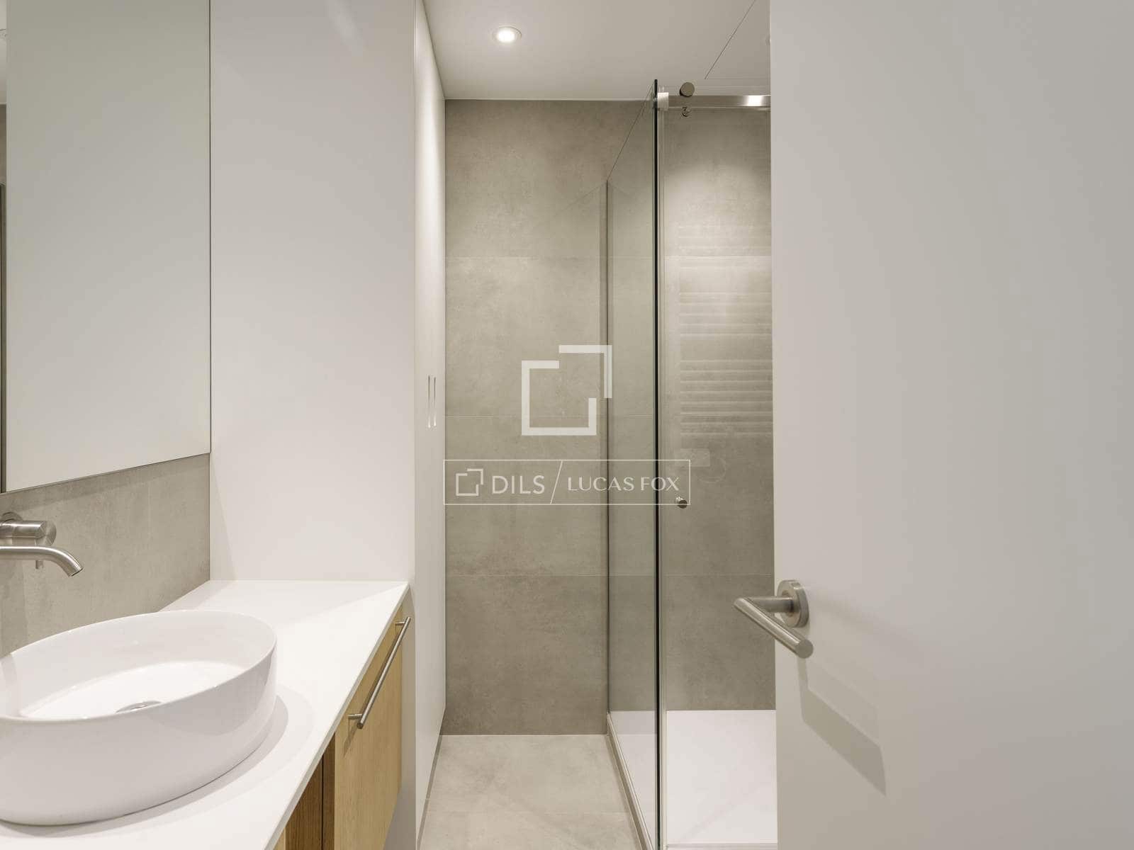 3 quarto Apartamento para arrendar em Madrid cidade com garagem - 4 800 € (Ref: 9958261)