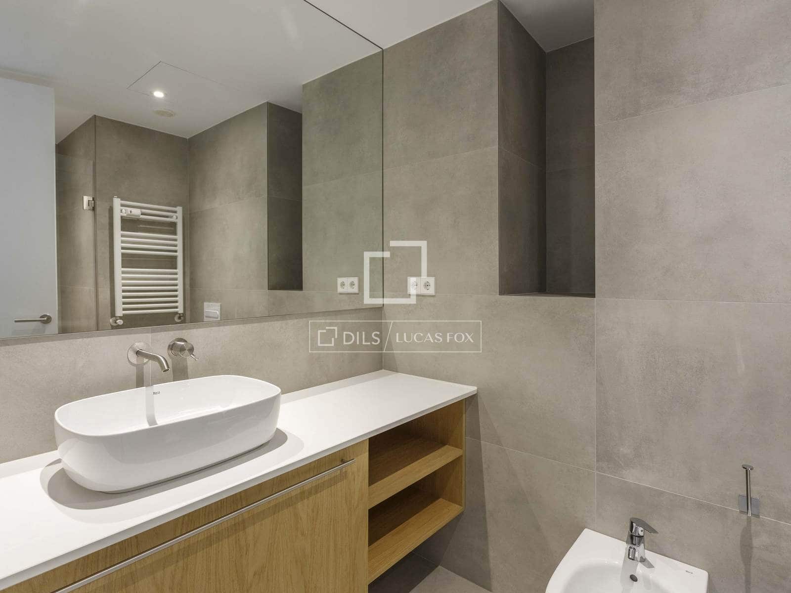3 quarto Apartamento para arrendar em Madrid cidade com garagem - 4 800 € (Ref: 9958261)