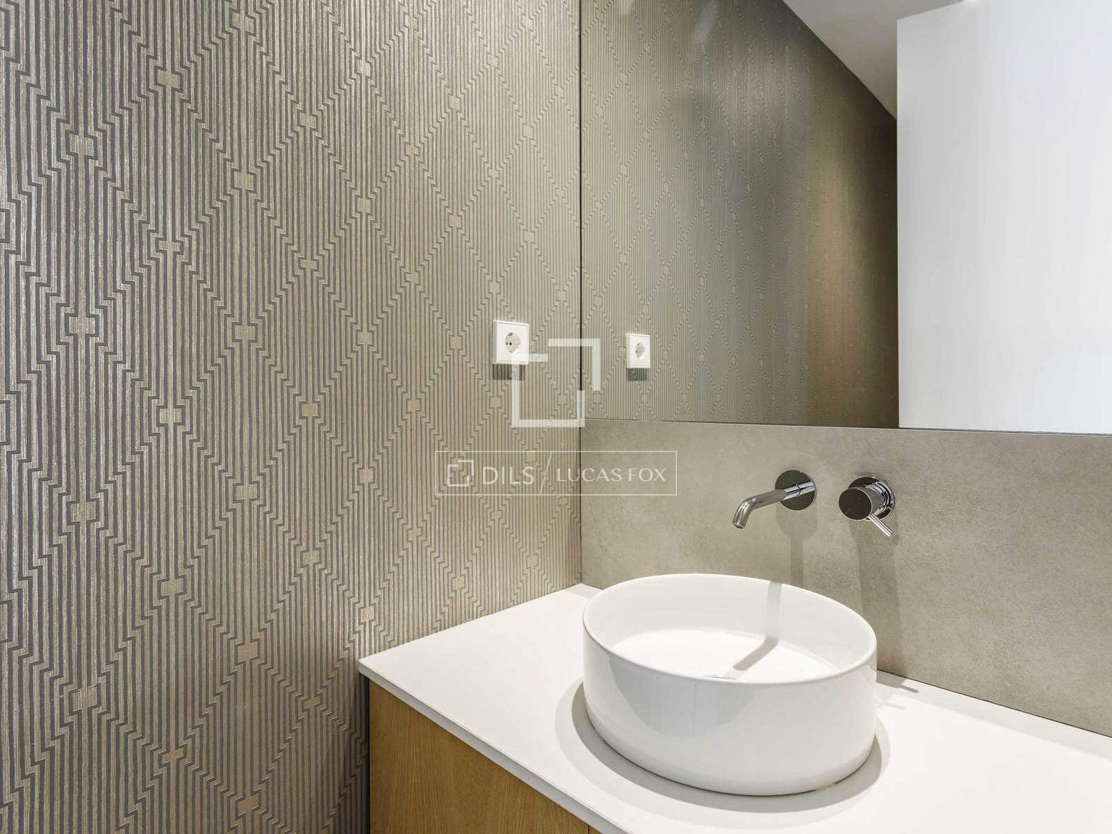 3 quarto Apartamento para arrendar em Madrid cidade com garagem - 4 800 € (Ref: 9958261)