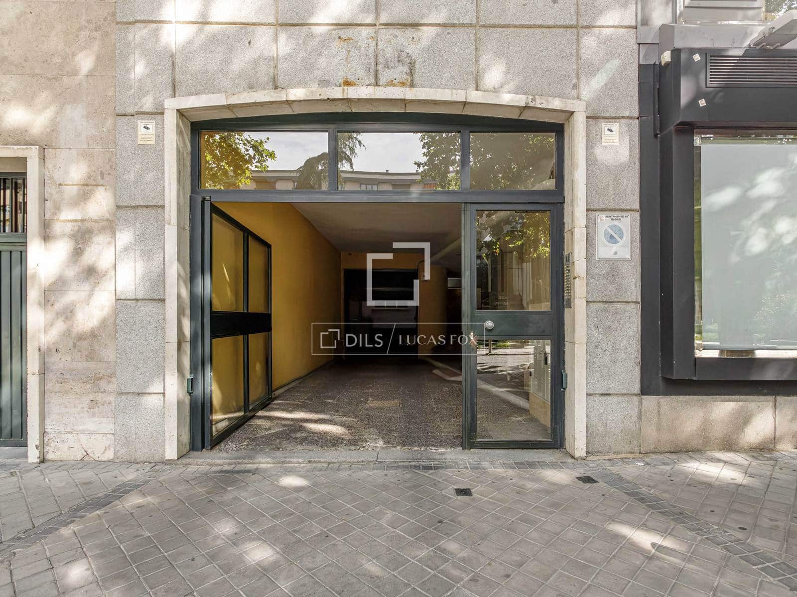 3 quarto Apartamento para arrendar em Madrid cidade com garagem - 4 800 € (Ref: 9958261)