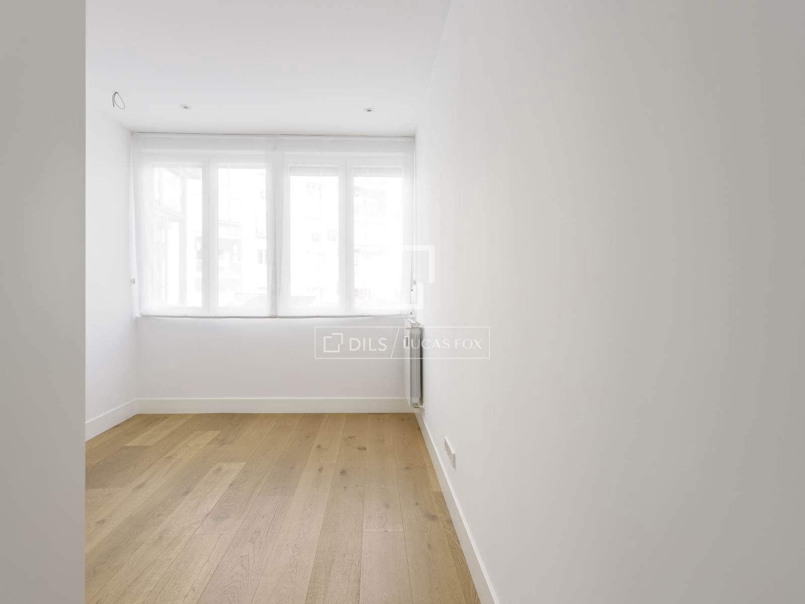 3 quarto Apartamento para arrendar em Madrid cidade com garagem - 4 800 € (Ref: 9958261)