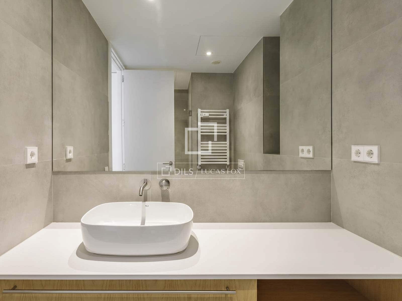 3 quarto Apartamento para arrendar em Madrid cidade com garagem - 4 800 € (Ref: 9958261)
