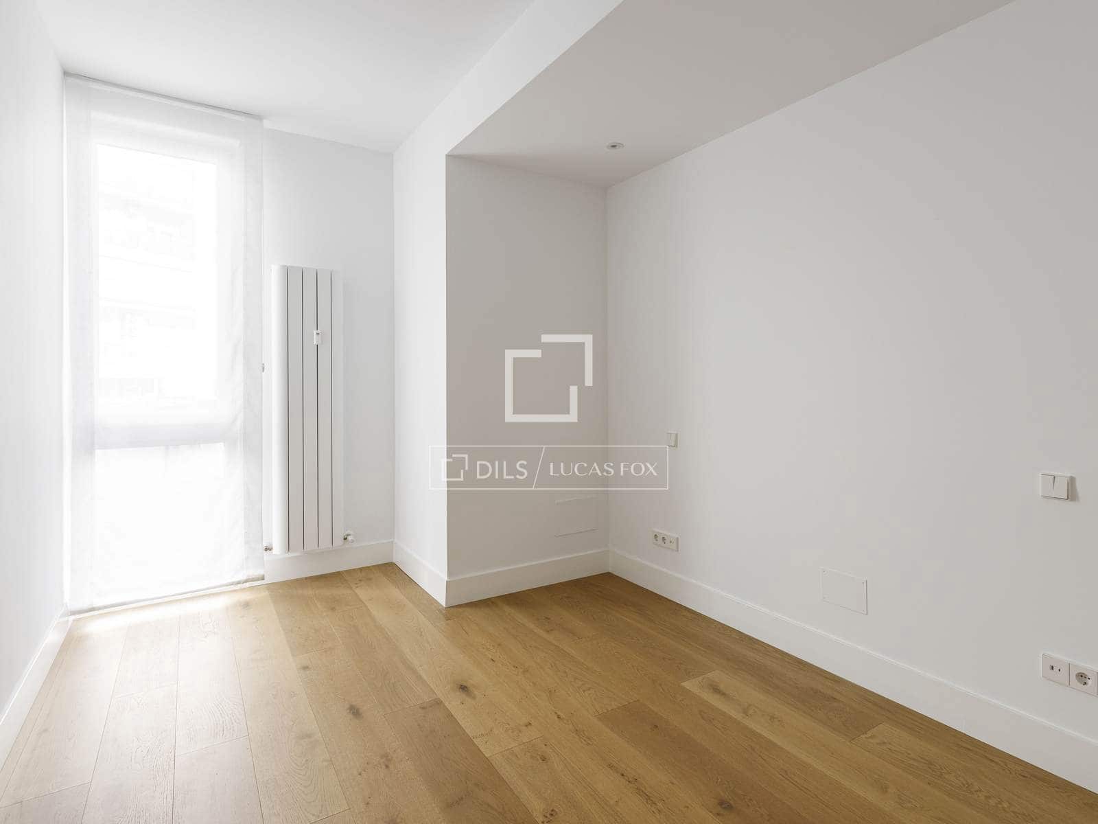 3 quarto Apartamento para arrendar em Madrid cidade com garagem - 4 800 € (Ref: 9958261)