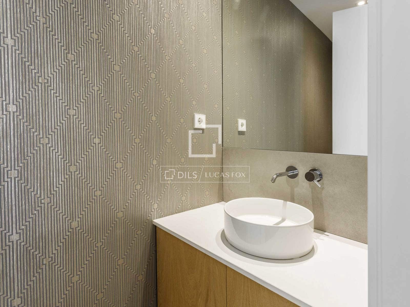 3 quarto Apartamento para arrendar em Madrid cidade com garagem - 4 800 € (Ref: 9958261)