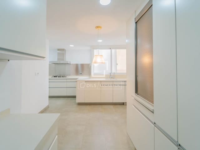 3 bedroom Apartment for rent in Valencia city with garage - € 2,000 (Ref: 9958711)
