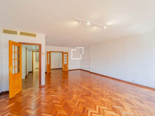 3 bedroom Apartment for rent in Valencia city with garage - € 2,000 (Ref: 9958711)