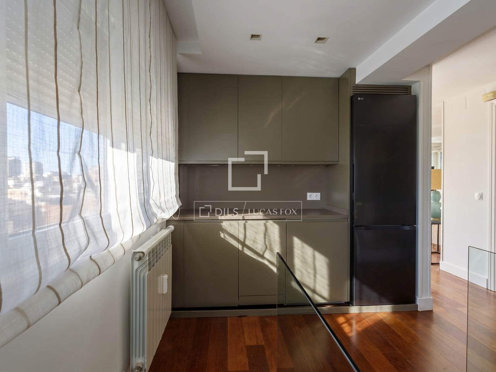 4 bedroom Penthouse for rent in Madrid city with garage - € 7,000 (Ref: 9958718)