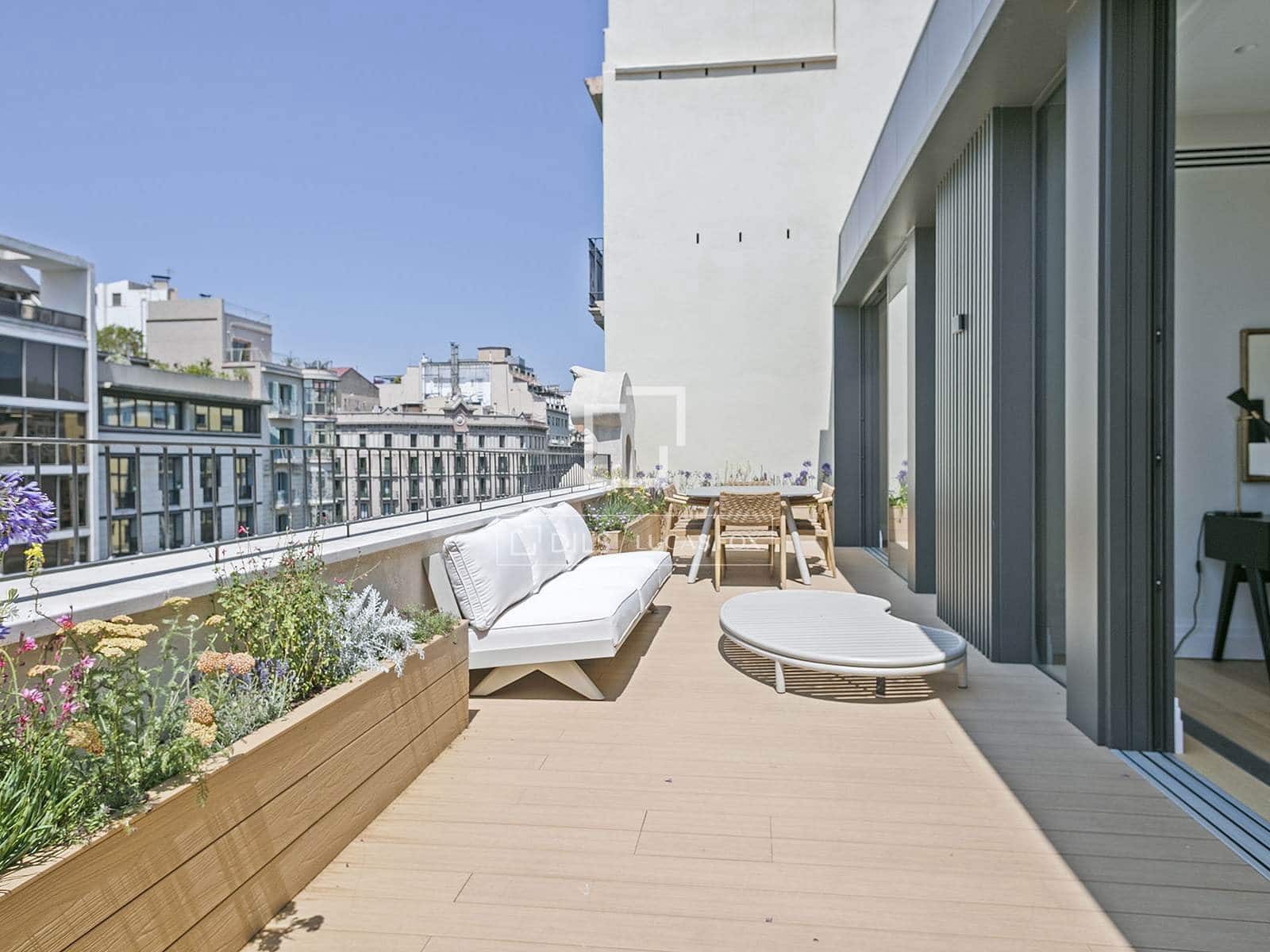3 soverom Penthouse til salgs i Barcelona by - € 2 700 000 (Ref: 9958720)