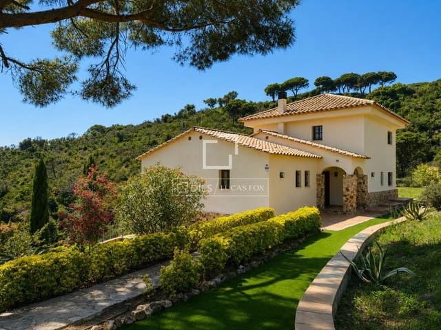 4 bedroom Villa for sale in Platja d'Aro, Castell-Platja d'Aro with pool garage - € 995,000 (Ref: 9958816)
