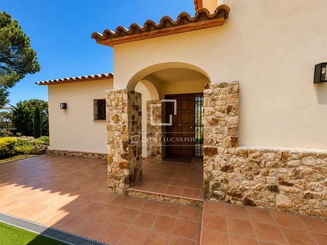 4 bedroom Villa for sale in Platja d'Aro, Castell-Platja d'Aro with pool garage - € 995,000 (Ref: 9958816)