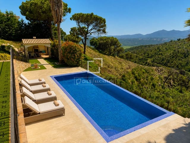 4 bedroom Villa for sale in Platja d'Aro, Castell-Platja d'Aro with pool garage - € 995,000 (Ref: 9958816)