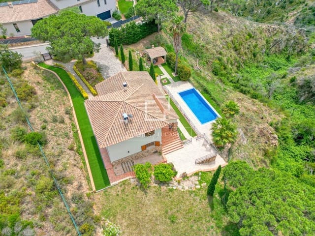 4 bedroom Villa for sale in Platja d'Aro, Castell-Platja d'Aro with pool garage - € 995,000 (Ref: 9958816)